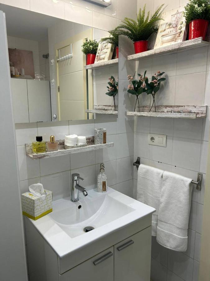 Apartamento Suite Torre Alta Parking Gratis Sevilla Buitenkant foto